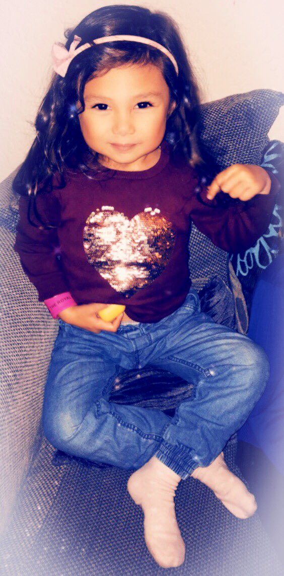 Lulie_el's tweet photo. Just chilling

#chilltime #beautiful #gorgeous  #toddler #model #toddlermodel #littlegirl #asain #white #mixedrace #love #longhair #brownhair #photography #iphone #prettyinpurple #heart #shiny #prettylittlegirl https://t.co/xy4d3kA4be