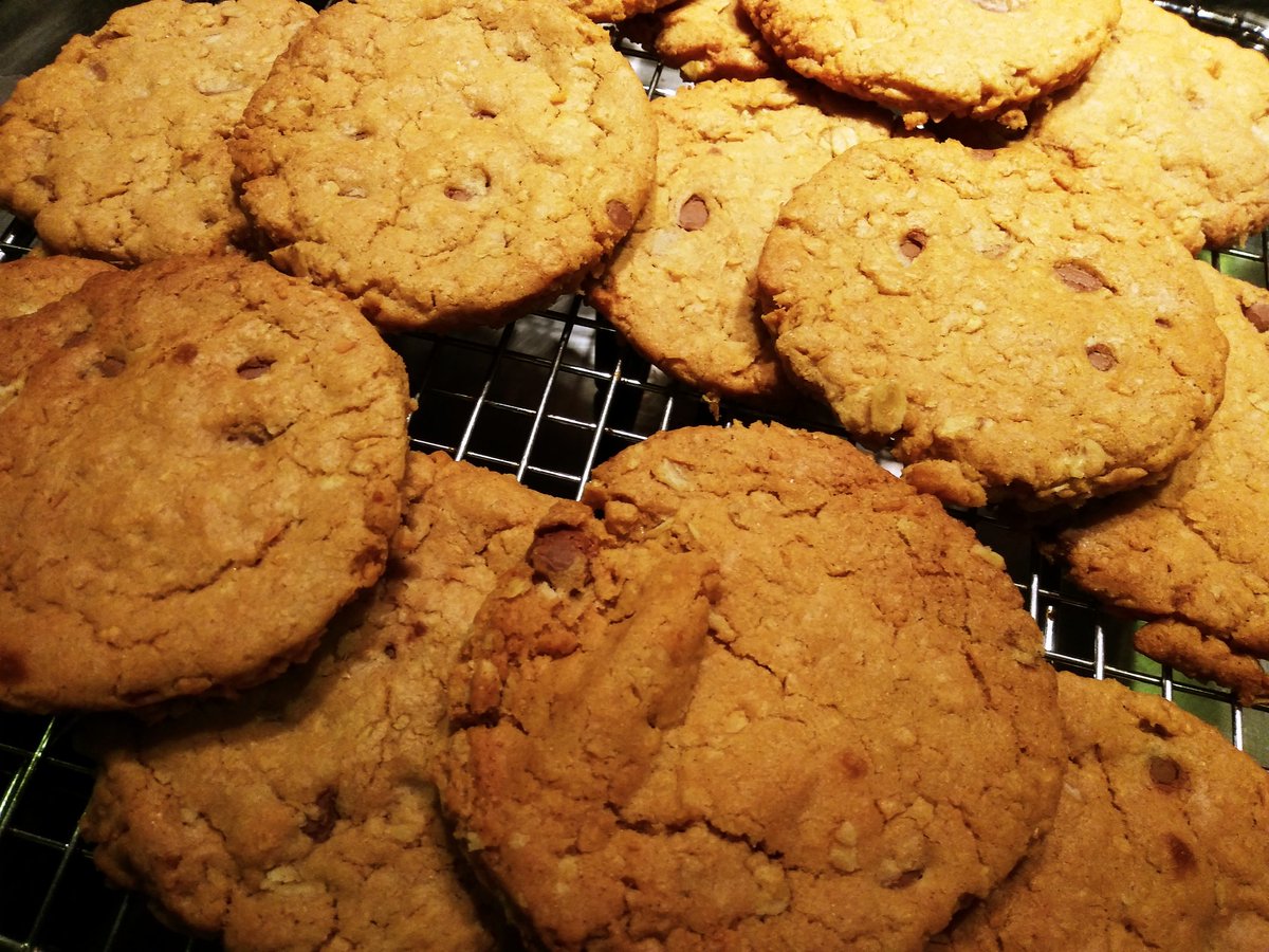cheffydaddy's tweet photo. You would have thought one of these @Gmacchef cookies would work as an adequate bribe to finish your tea...apparently not! More for Mummy and #CheffyDaddy then π
Easy and delicious recipe π
#foodies #delicious #baking https://t.co/wsKOe1GMyR