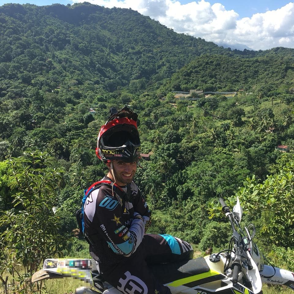 Terminamos el curso en #dominicana cada vez que vengo me gusta más este sitio, gracias a todos por hacerlo posible especialmente a @gvaldezj #machete 
@machetehardenduro #machetehardenduro
@rockstarhusky <a href="/rockstarenergy/">Rockstar Energy Drink</a> @husqvarna1903
