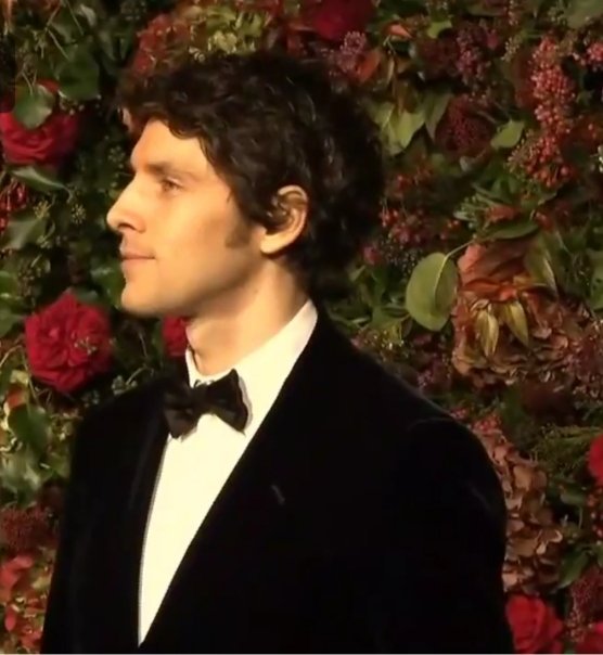 LovingColin's tweet photo. When you do not understand anything anymore...❤️🖤❤️
#ESTheatreAwards #ColinMorgan #bestirishtalent #Translations https://t.co/0yG1sJCHda