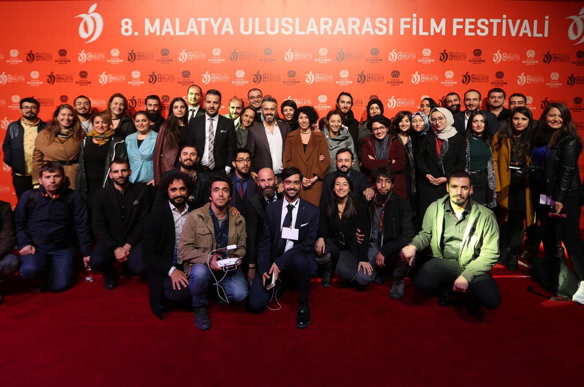 Birlikte çalışmaktan büyük mutluluk duyduğum muhteşem bir ekiple yaklaşık bir yıl süren geceli gündüzlü çalışma sonucu hazırladığımız 8. Malatya Uluslararası Film Festivali'ni, 15 Kasım gecesi, alnımızın akıyla tamamladık. Emeği geçen herkese canı gönülden teşekkürler.