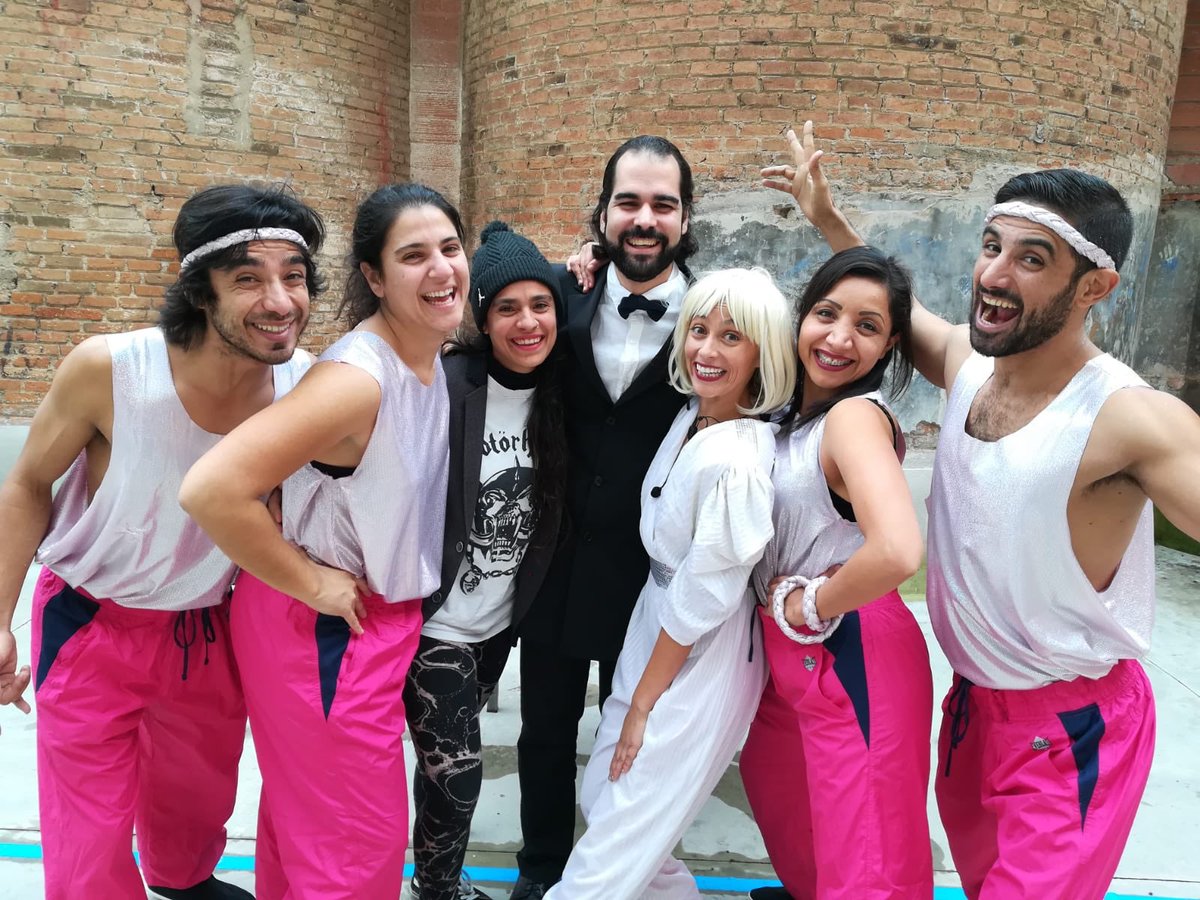 Harinera, te ganarás el pan con el sudor de tu frente. Próxima función sábado 24 noviembre a medio día en Parroquia Cristo Rey - La Sagrera. #harinera_site_specific #Harinera #teganaráselpanconelsudordetufrente #Teatro #Juegos #participacionciudadana #lucroinmobiliario #nauivanow