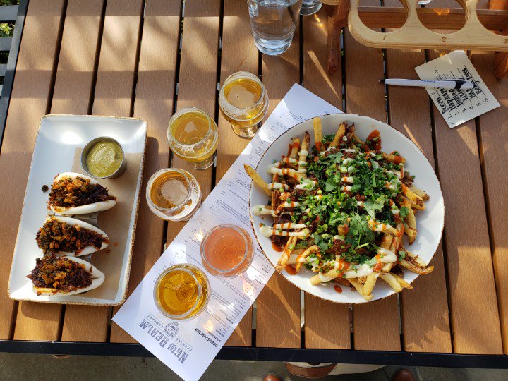 MalikaBowling's tweet photo. What a fabulous day to be on an Atlanta patio. Thank you, @newrealmbrewing for making it a Sunday Funday! #atlbreweries #atlbeerbus https://t.co/Z6pGmlDGR4