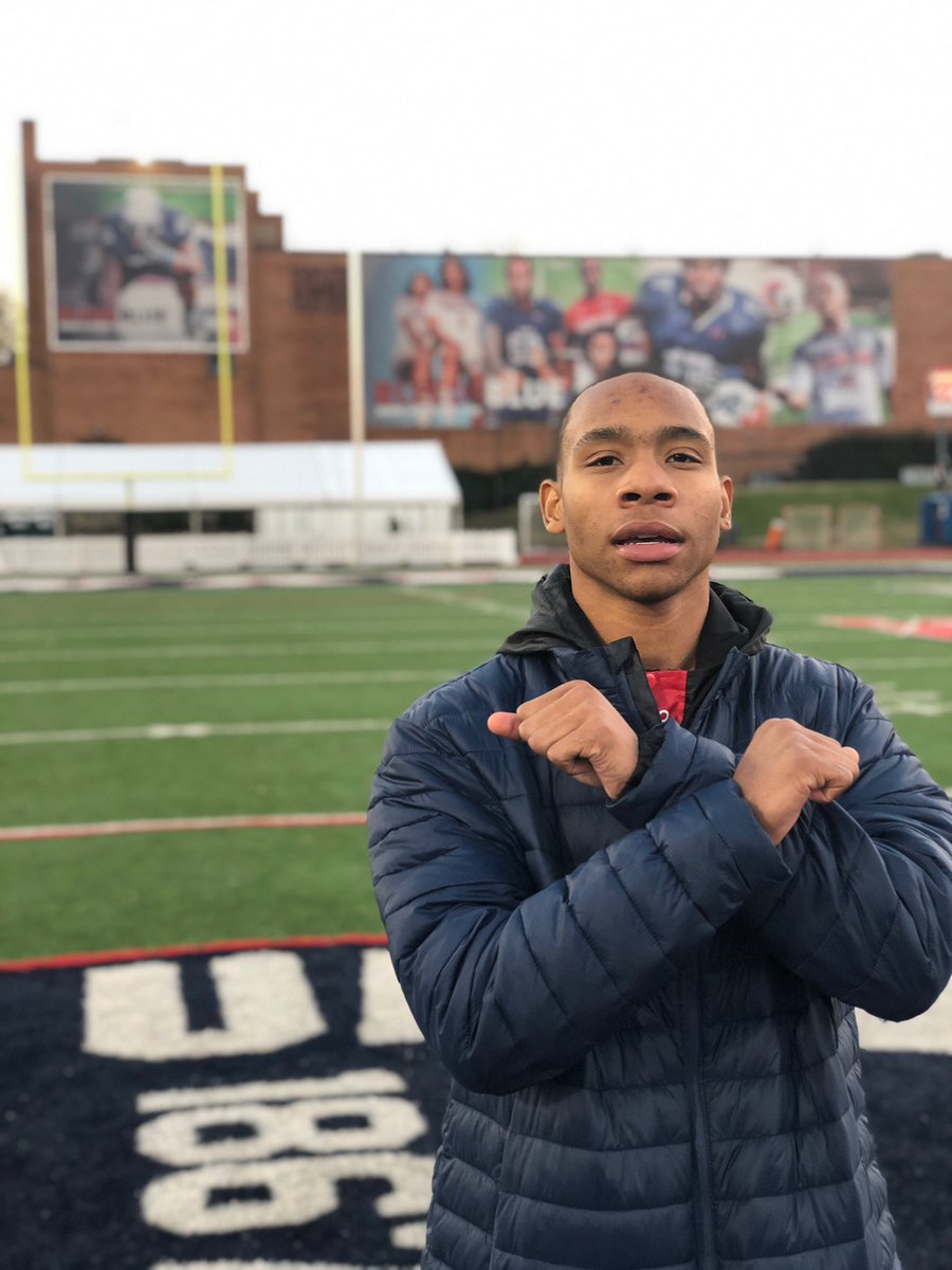 CoachPorterJP3's tweet photo. @RRFootballSTL 2021 QB @tabraon |  2500+ Passing 31 Passing TDs 7 Rushing TDs | Unofficial at @HUBISONFOOTBALL 

https://t.co/n234pYX4IK https://t.co/ehOpV58xmR