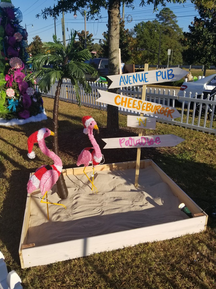 The Avenue Pub tweet media