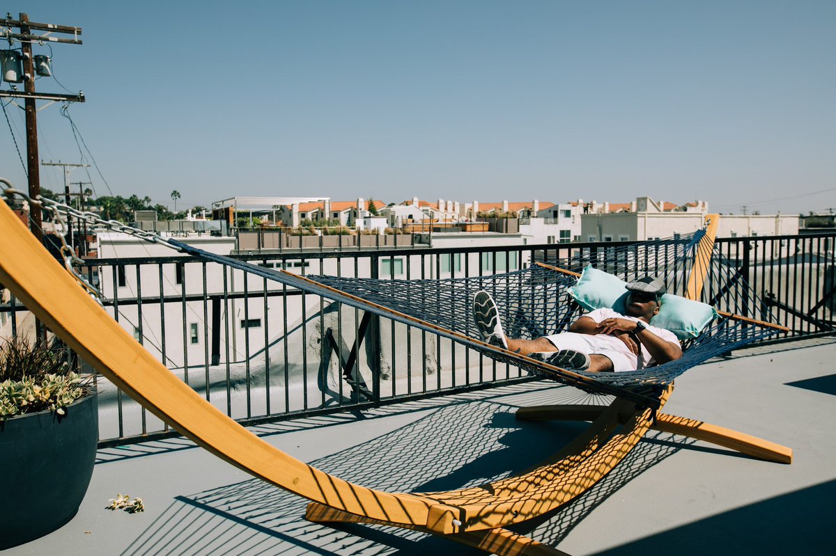starcity's tweet photo. #SundayFunday or #SundaySleepday. Either way, our Venice rooftop is the place to be. π #JoinStarcityLA https://t.co/jxSU7clx7z