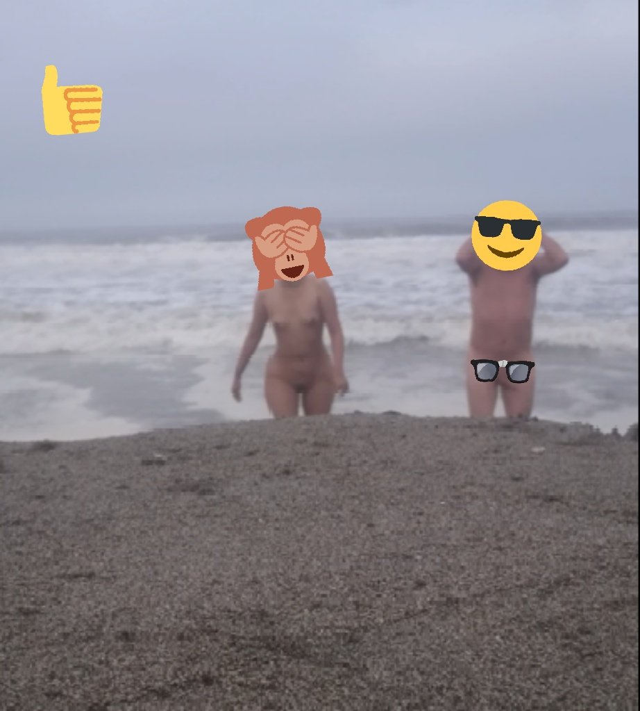 Rowland32580756's tweet photo. Haciendo nudismo en Cerro Azul! Experimentando con nuestra partner teacher (La próxima a Puerto Bonito!) #nudism #exhibitionist #nudismo #mhm #nudeinpublic #minoviaesbi #flashing #solitosmasbonito #perunudista https://t.co/SVHJYY8Wrv
