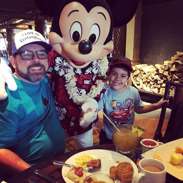 AsasRecords's tweet photo. Happy Birthday, Mickey! #Mickey90 https://t.co/2OqdIgC7I1 https://t.co/yb2rPM6dcj