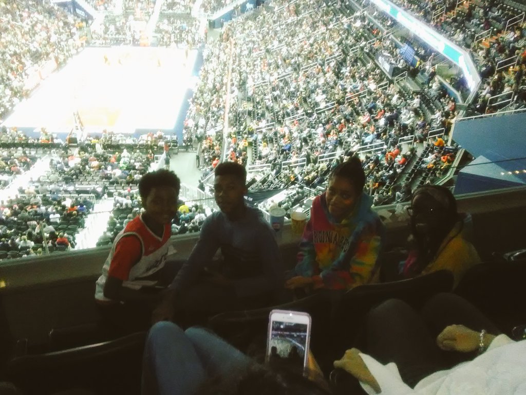 CSMS_Library's tweet photo. Sandburg Panthers enjoy a great view at the Wizards game thanks to @mostvaluableki1! @Sandburg_MS #PantherPride https://t.co/0lzuhYwPuX