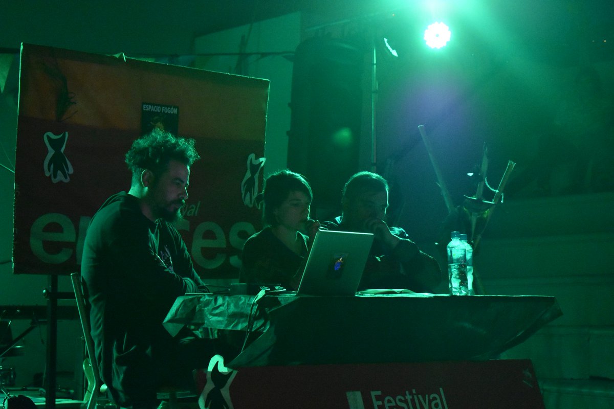 En la charla de Fértil Discos dialogamos sobre la deconstrucción de las representaciones sociales en la música electrónica: género, política, drogas, economía y expropiación cultural.