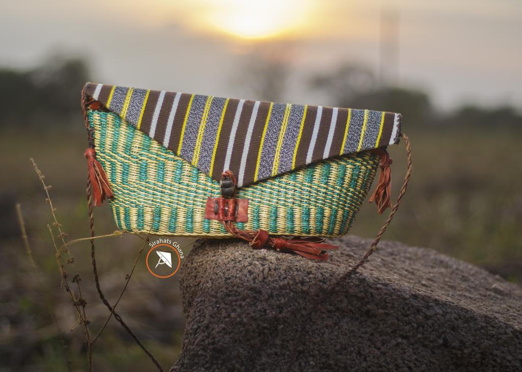 SirahatsG's tweet photo. Authentic Straw bag perfect for all occasions like weddings, parties and casual use too.
#strawbaskets #strawbags #hats #classic #fashion #lifestyle #madeinghana #uppereastregion #weaving #strawhats #sirahats #ghanasmock #smockbags #smock
Call us on 0247242906 / 0508617510 https://t.co/45iFdrqIFG
