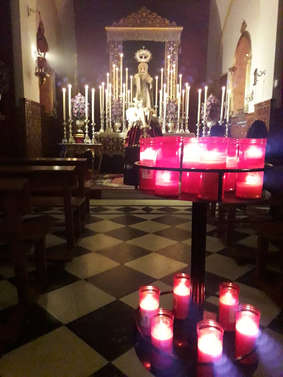 HdadSoledad84's tweet photo. Finaliza el besapiés al Santísimo Cristo Yacente. Benacazón ha vuelto a demostrar cuánto quiere al Señor. Mañana comienza la semana central de su devoción... 

Buenas noches, soleaeros 

#NoviembreMesDelSeñor #NoviembreEresTú https://t.co/2k0Yw1Xbqu