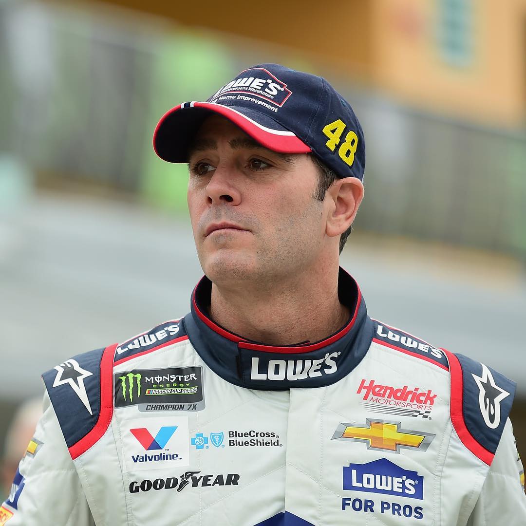 VictorPinedaMx's tweet image. ℹ️ Esta es la última carrera de @Lowes como patrocinador del auto 48 de @JimmieJohnson 

✔️ Se despiden corriendo con el mismo diseño de auto e imagen de la temporada 2002, la primera juntos. 17 años, 17 temporadas. 

#NASCAR #Championship4 #NASCARxFOX