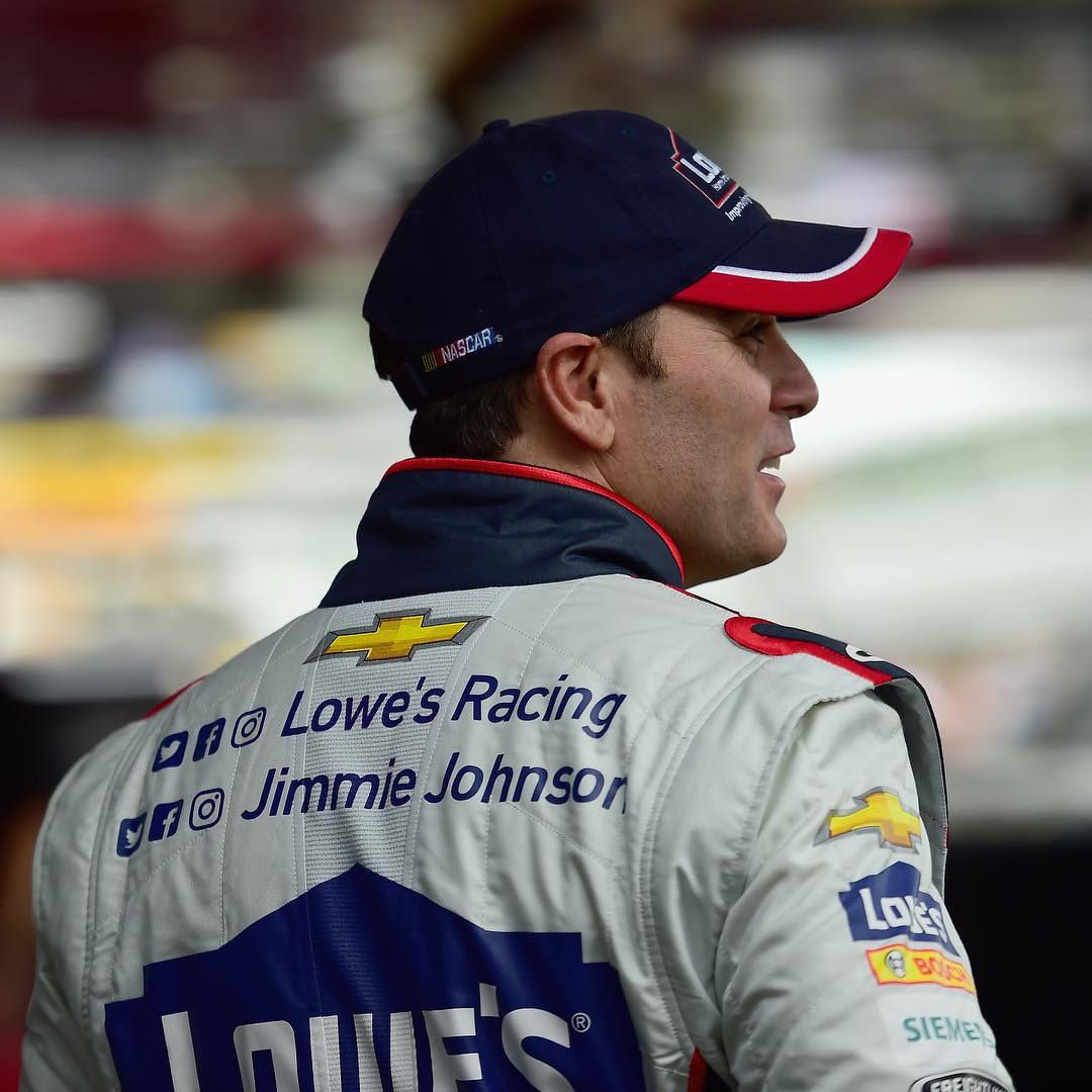 VictorPinedaMx's tweet image. ℹ️ Esta es la última carrera de @Lowes como patrocinador del auto 48 de @JimmieJohnson 

✔️ Se despiden corriendo con el mismo diseño de auto e imagen de la temporada 2002, la primera juntos. 17 años, 17 temporadas. 

#NASCAR #Championship4 #NASCARxFOX