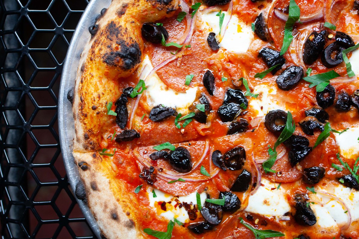 The Eagles are on at 4:25pm and its a chilly Sunday afternoon - sounds like the perfect night for pizza delivery from our friends at Caviar! 

#bufadpizza #phillypizza #flyeaglesfly