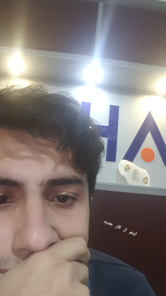 aghelinima's tweet photo. اینم از کار جدید 
هر شب ساعت ۹ شب با چشاسرخ و سردرد بر میگردم خونه
.... https://t.co/OUaYQh1B2h