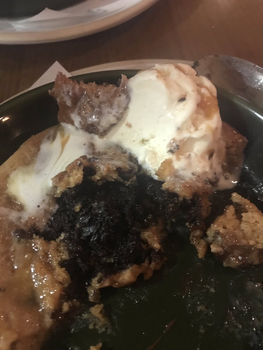 urbandanceT's tweet photo. @Big_Bella I’m sorry to say but we went to one of your restaurants tonight in castleford and I was absolutely appalled by the service and the food, small portions and dessert over done in the microwave 😡😡 also in for 2 hours 20 mins for 2 people.! https://t.co/ENOrHHh5EW