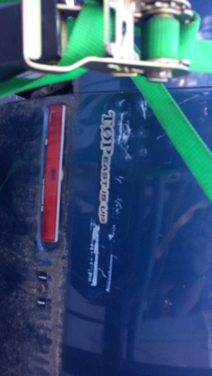 lovelycraving's tweet image. so, we found the car they burn on stage, and i didnt realize how much detail they put into it @TOPUPDATERS