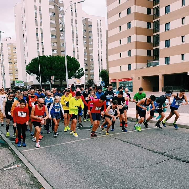 Un aplauso al montonazo de bigotudos y bigotudas que nos han acompañado hoy en la primera edición de la #MoustacheRun. Ha sido fantástico ver las caras de felicidad en los rostros de nuestros vecinos y amigos.
#movember #movemberespaña #lagunadeduero #valladolid #moustachecombs