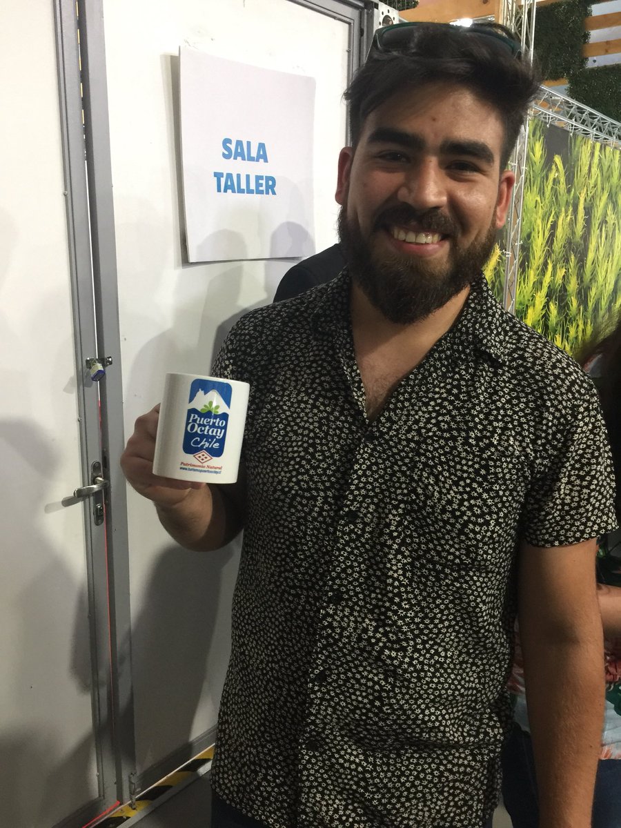 En #VYVA2018 desarrollando la conciencia turistica de nuestros visitantes con nuestro juego didáctico de la Región en <a href="/SernaturLagos/">Sernatur Los Lagos</a>