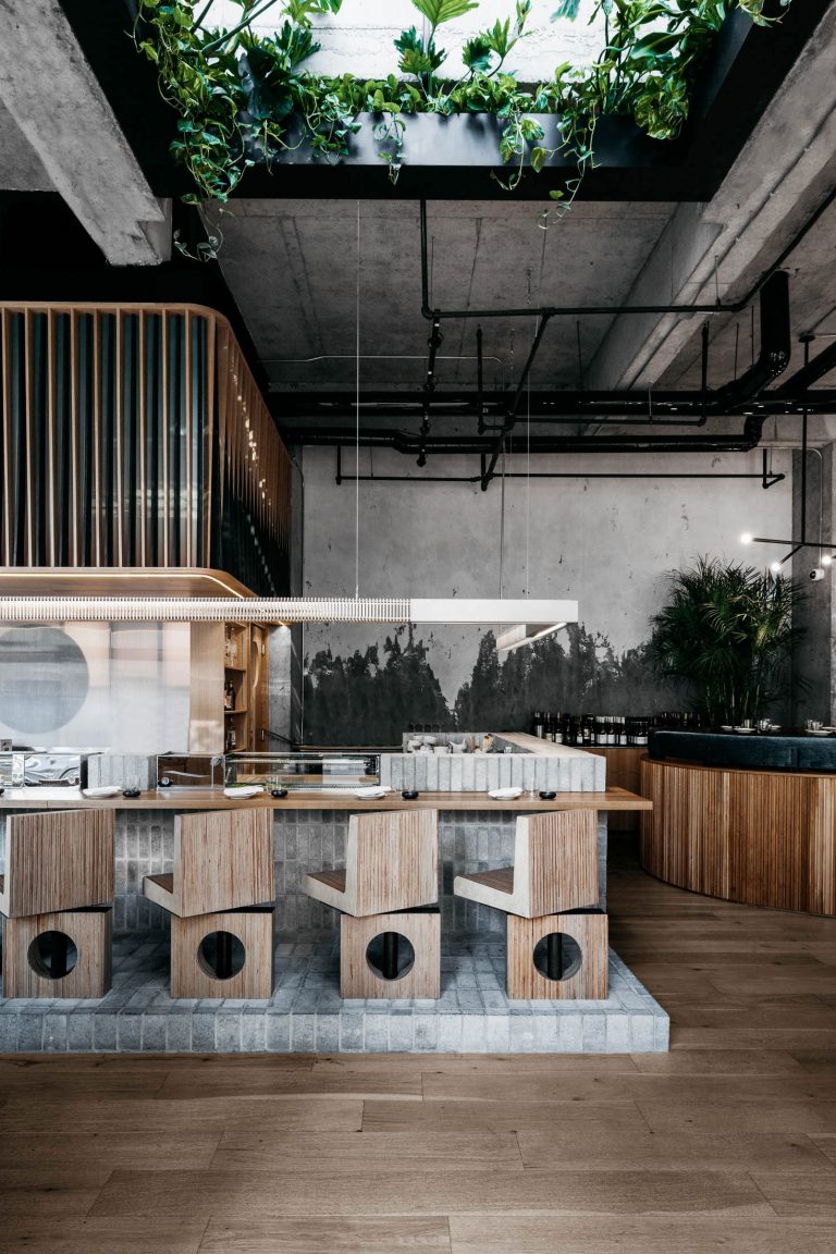 elenaplusdeco's tweet photo. The perfect balance between circles and lines, wood and concrete, Ryu Japanese Restaurant @RYUJAPANESE 
https://t.co/NEGWwyhHus https://t.co/zEQGr4l1Ph