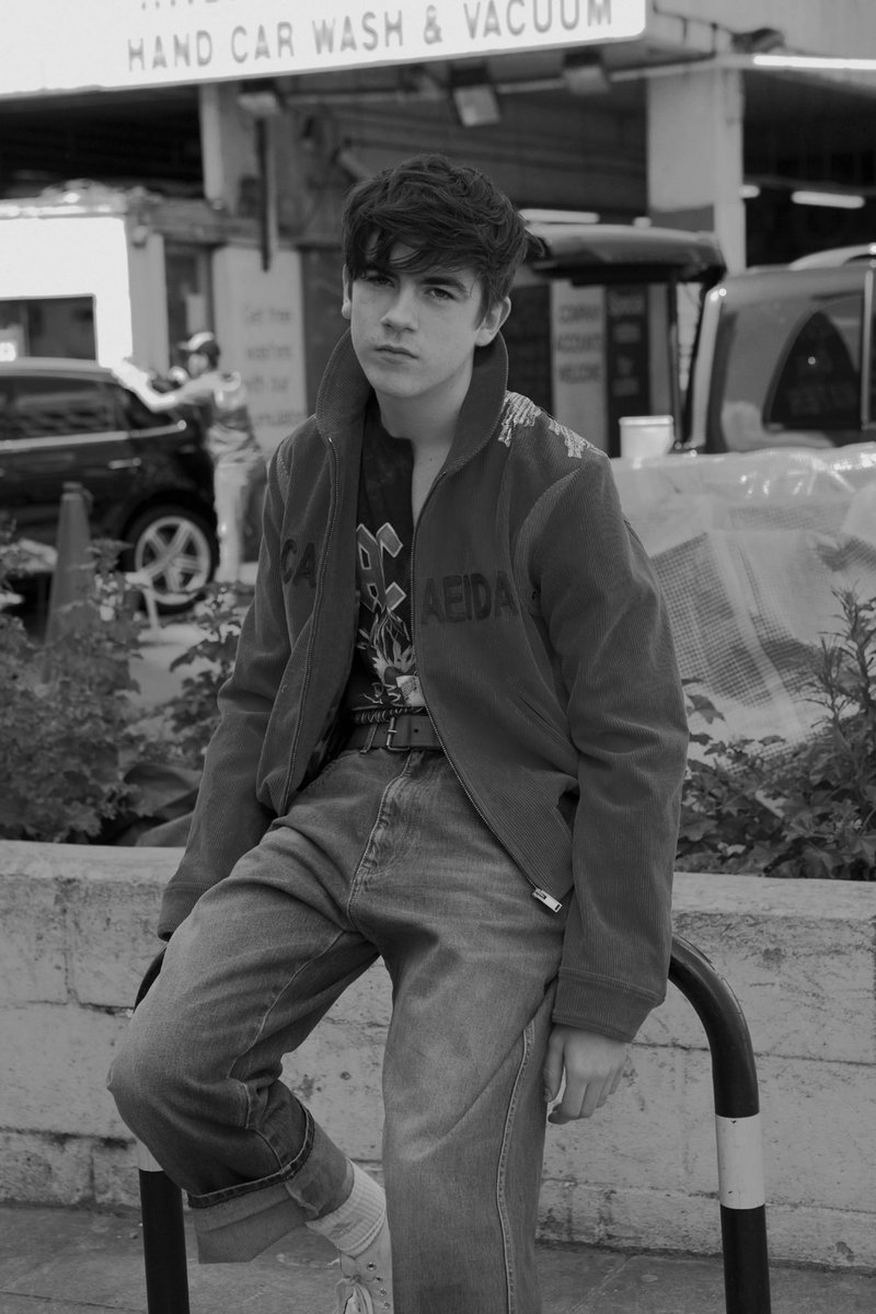 ·　　.  　
  ·   ✧　　✵  　  
 ✫ 　　　　 . 　 　　　　　　 ⋆ 
　 　 　 ✺   ·   ✫ 
 　 　*  . 　　　　     
 ✧　　  ˚ 　· 　　 · .. ✺