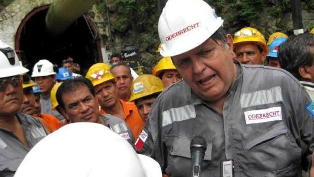 mafia_sunedu_'s tweet photo. Alan García, un ex presidente involucrado en la corrupción de #Odebrecht dice que es "perseguido político" y pide asilo a #Uruguay. Saquen sus conclusiones. https://t.co/nB2BWHcQOS