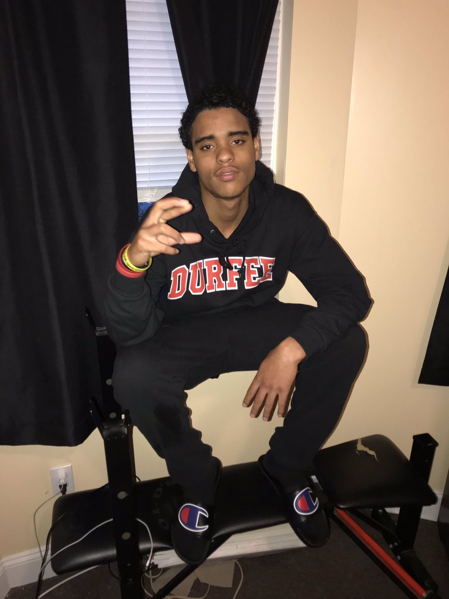 Angel_Rivera0's tweet photo. In to deep jus praying one day I don’t slip 🦍🥶 https://t.co/QduqAr16ws