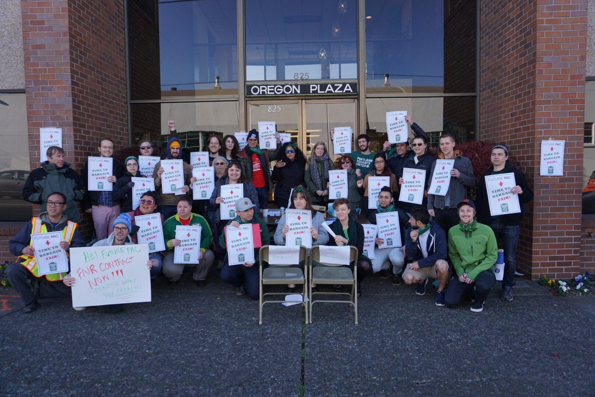 WorkersOregon's tweet photo. Thank you to everyone who came out to say #HaveOurBackFuturePAC and #orpols. Your solidarity and passion for bringing worker dignity to Oregon campaigns is powerful. THANK YOU! 

Not able to attend? Sign the petition: https://t.co/WAk4dwstFY https://t.co/2anrnhZe7x