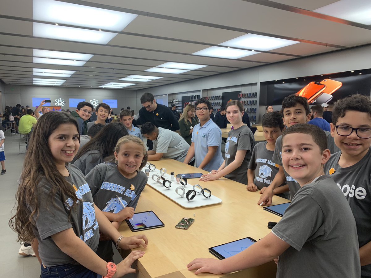 SASPStallions's tweet photo. Middle School Robotics learning how to program at the Apple store with Mrs. Florio after school https://t.co/IUTUGsHWtF