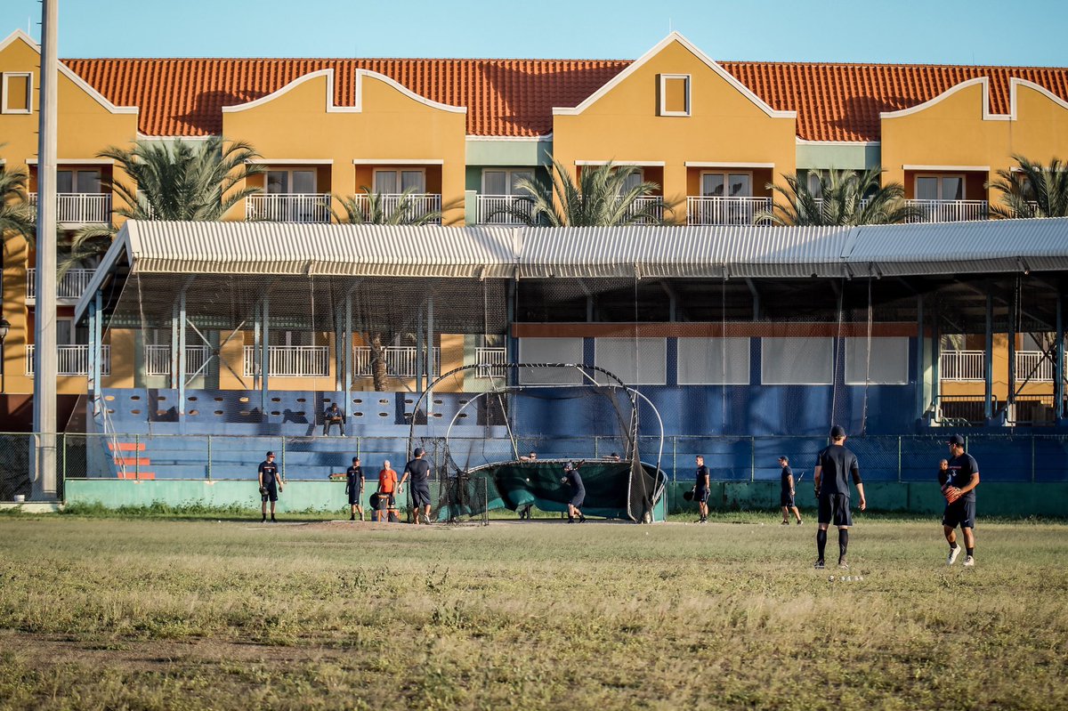 Illinois Baseball tweet media