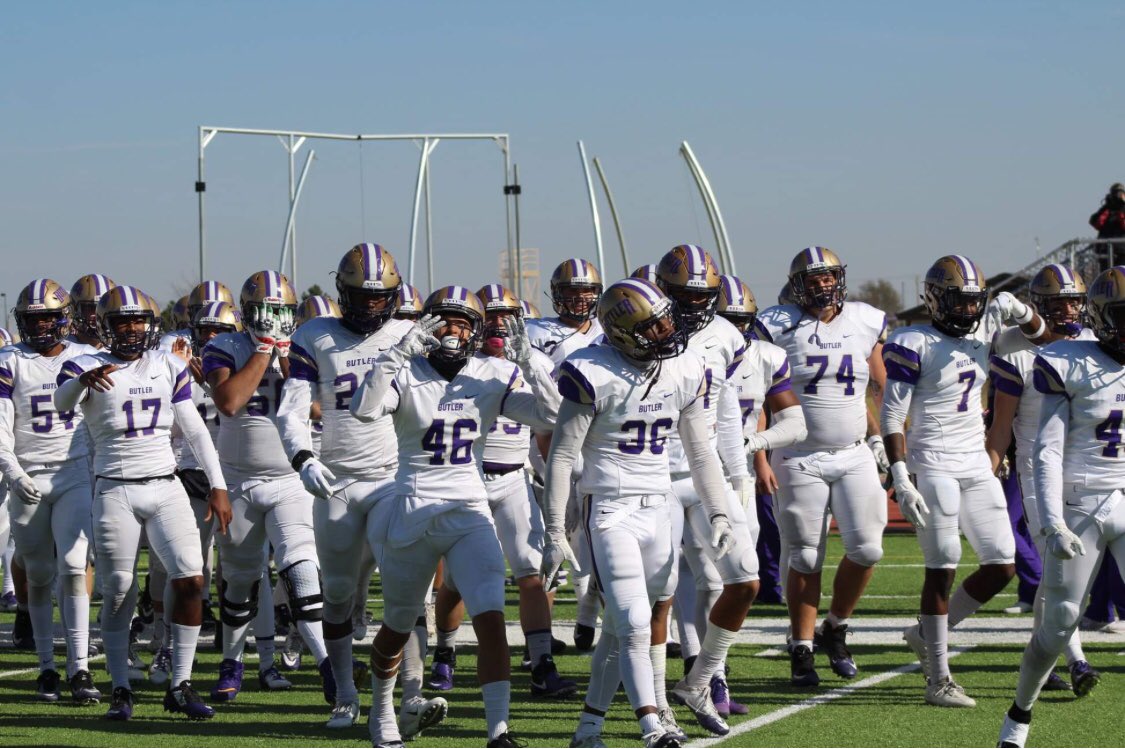 darealrh3's tweet photo. I Got Some CRAZ DAWGS 🐶 Behind Me ‼️ #BUCO 🐻 https://t.co/t0oLaqkSd3