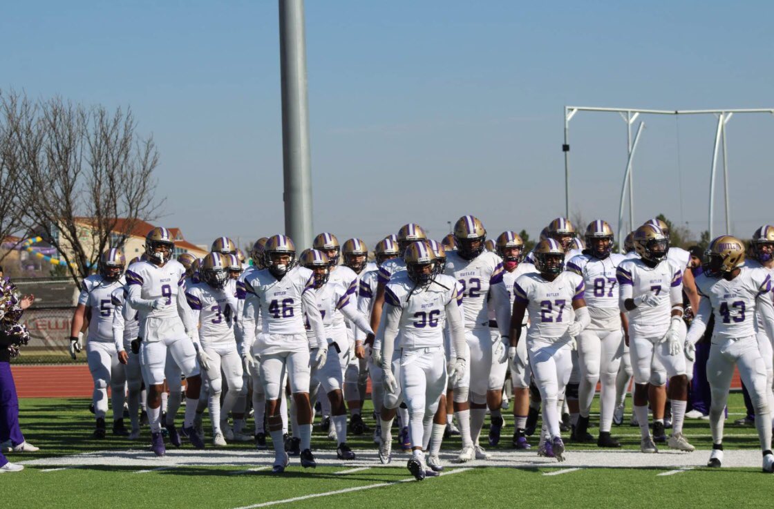 darealrh3's tweet photo. I Got Some CRAZ DAWGS 🐶 Behind Me ‼️ #BUCO 🐻 https://t.co/t0oLaqkSd3