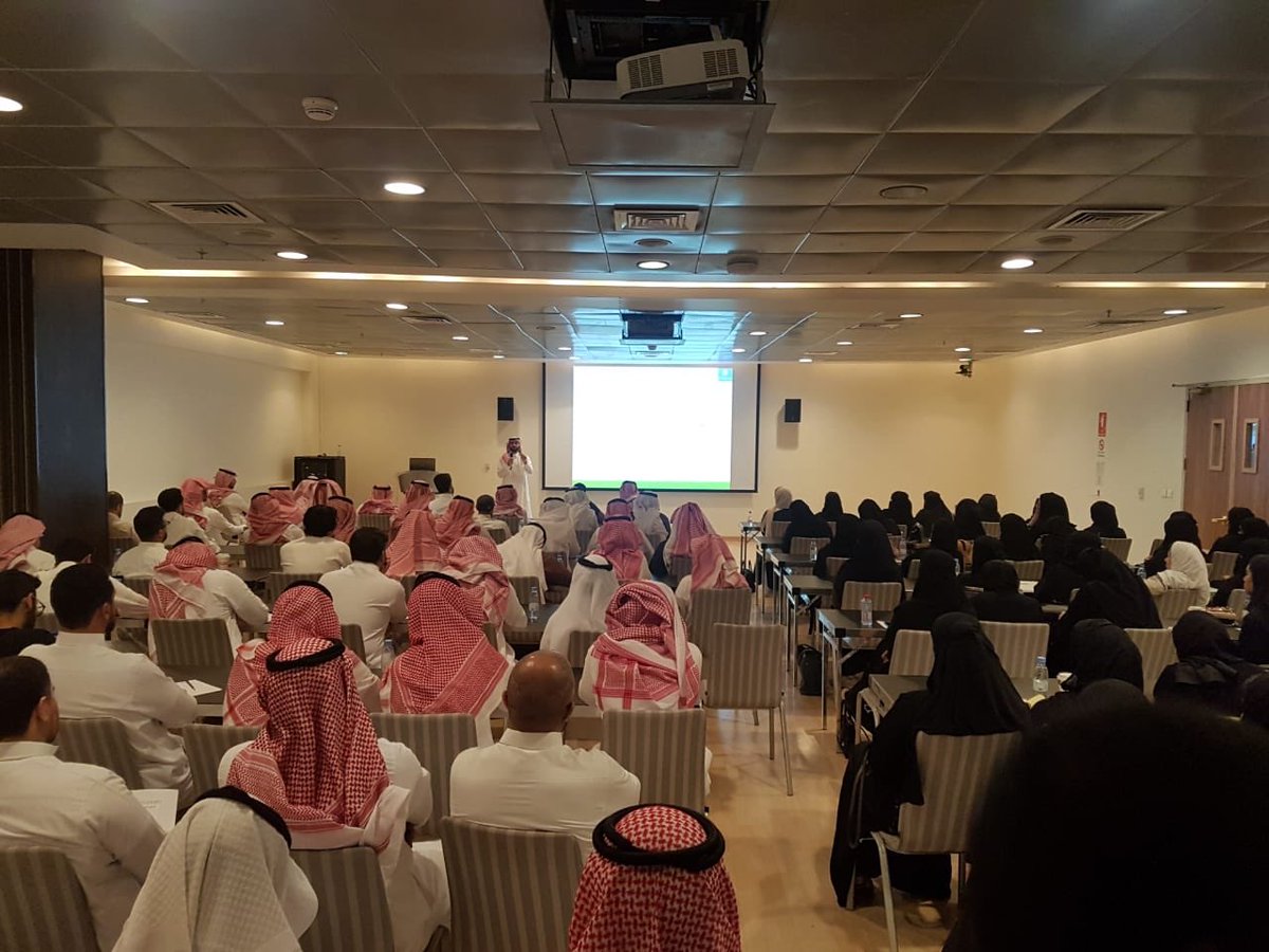 dev_sp's tweet photo. سعداء هذا اليوم بتقديم ورشة العمل:
" فنون القيادة للمشاريع الناشئة "
ضمن فعاليات #ديوانية_شباب_الاعمال و بالتزامن مع #GEW18 #الاسبوع_العالمي_لريادة_الاعمال

حضور غفير و تفاعل رائع من المشاركين من شباب وشابات الأعمال ..

شكراً جزيلاً لجميع من ساهم في هذا النجاح 💐 https://t.co/oQmck8NZvj