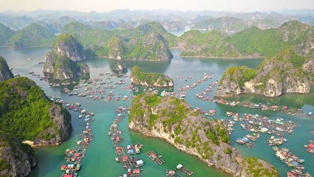 RegisTravels's tweet photo. Short drone video above a floating village in Halong Bay in Vietnam.

#vietnam #worldnomads #teamtravelers #vietnamgram #voyage #voyager #voyageur #trip #travel #asie #asia #travelpic #travelporn #tourtheplanet #tourdumonde #worldtrip #visitvietnam #trav… https://t.co/iGIQ60RhOQ https://t.co/AVCK4UZAzR