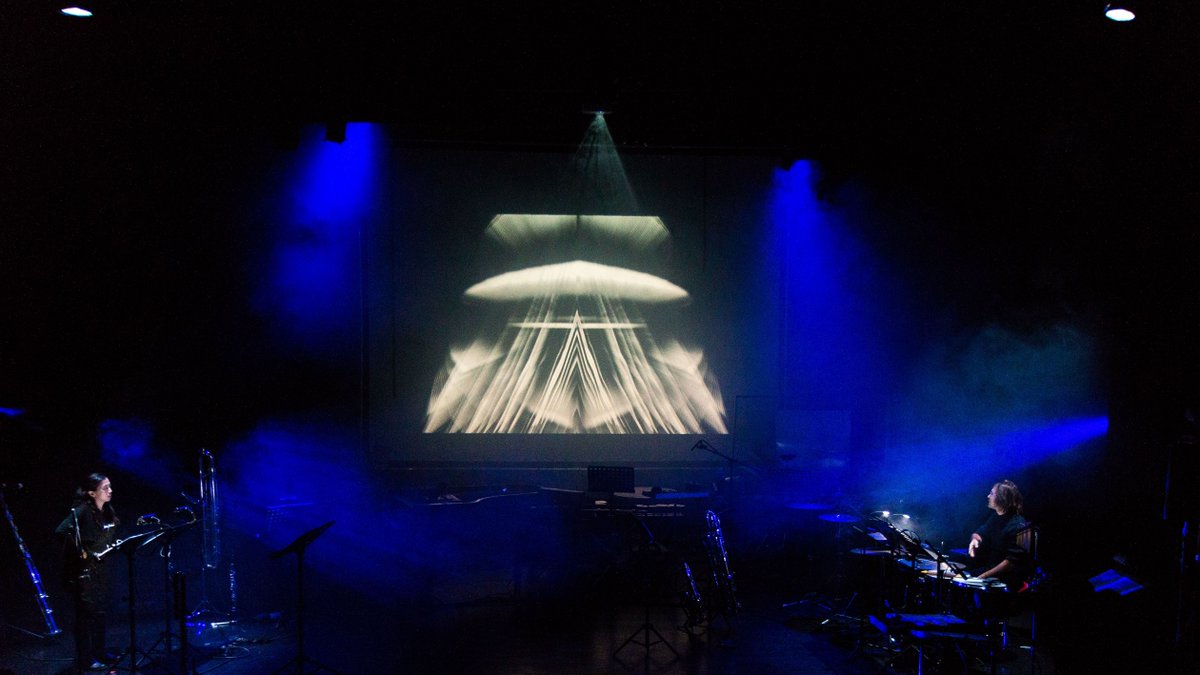 Sound around#3 c'était vendredi avec les amis de Proxima Centauri.
Rendez vous au Rocher de Palmer à Bordeaux, jeudi à 20h30 pour la belle!
Interurban d'Anarrès // Dionysios Papanicolaou
Photo : Guillaume Guégan