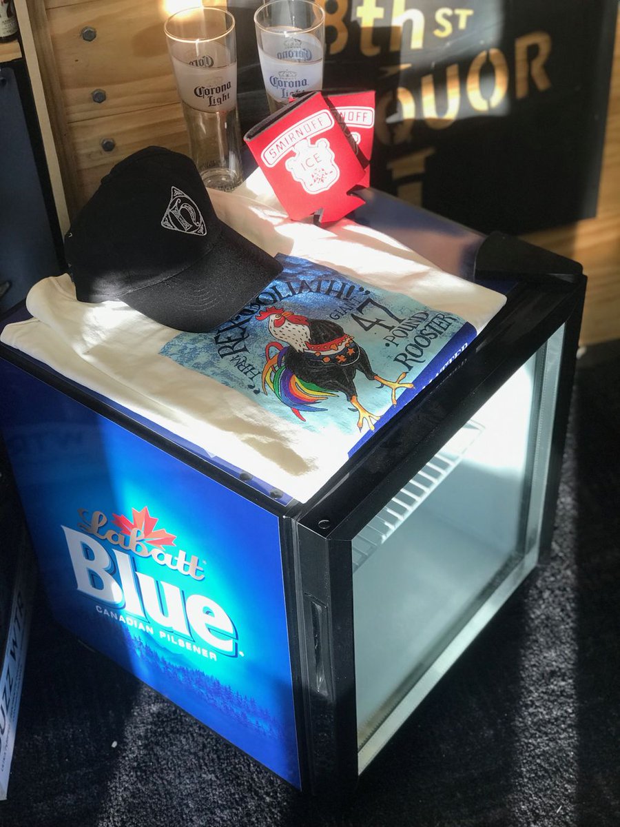 8thStreetLiquor's tweet photo. 🦃Giveaway time for the holidays!!! Like and share this post for a chance to win a shirt, Corona glasses, koozies, and a hat.  Stop by the store and enter a separate drawing for a chance to win a Labatt Blue mini fridge. 🦃 https://t.co/P56QerpcWq