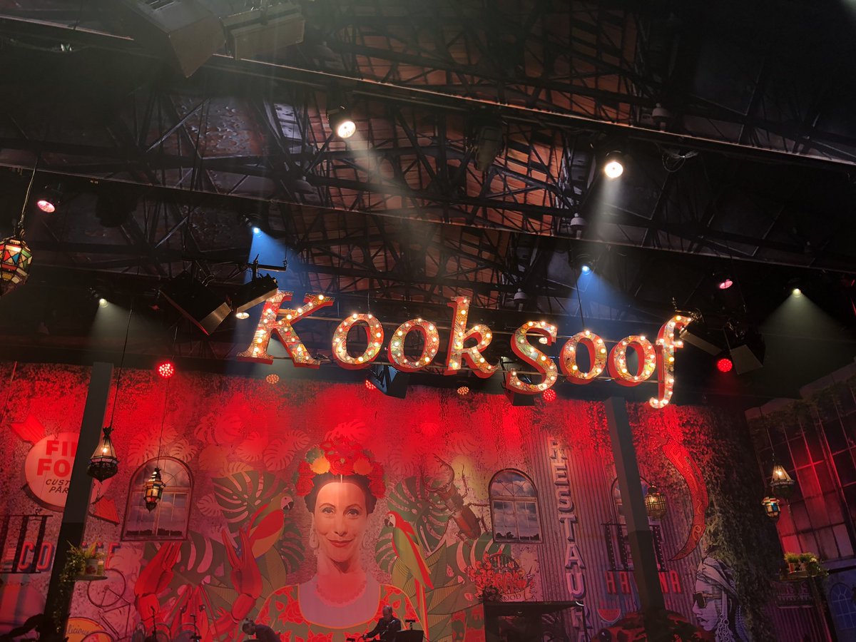 APAOostermeijer's tweet photo. Met het hele gezin mogen genieten bij de premiere van de culinaire en feelgood show #SoofdeMusical @ChasseTheater #Breda Aanrader voor avond uit. https://t.co/4LQMnmNYGZ