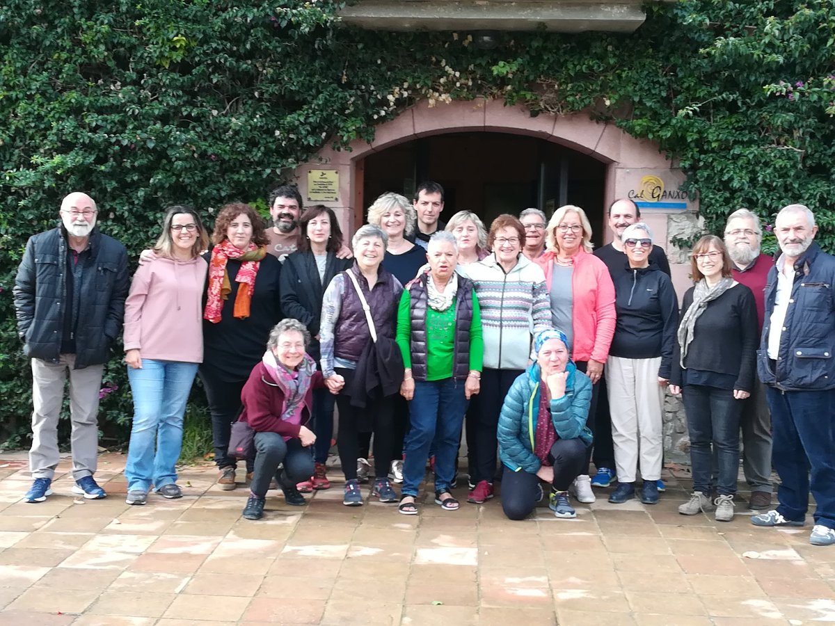 CoralUllastrell's tweet photo. Un cap de setmana amb molta feina feta!! Ens emportem moltes estones de riure, de treball i de convivència que hem passat a Cal Ganxo de Castelldefels!
#cantcoral https://t.co/OwtXeHSnAQ
