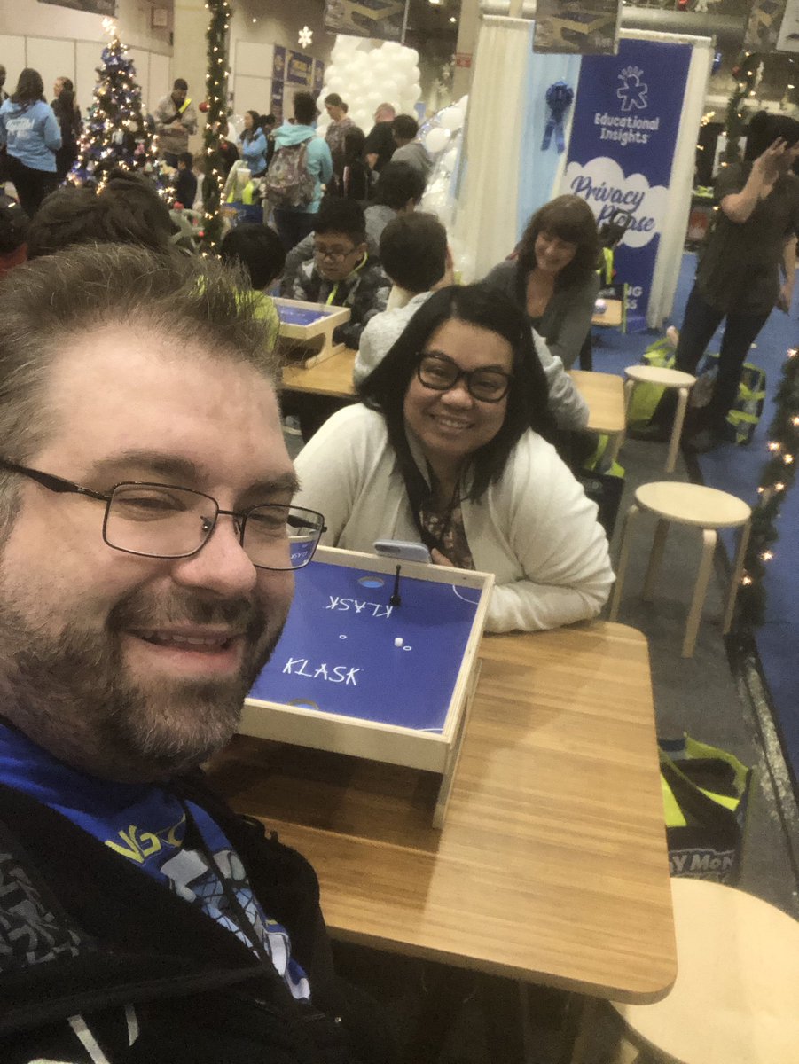 RangerCommandPH's tweet photo. #ChiTAG2018 was a blast! We’re not sure why @Hasbro wasn’t there (they were on the list for exhibitors), but it was still a fun time! We’ll talk about it on our next episode releasing Thanksgiving weekend. https://t.co/WBiGVXnYEo
