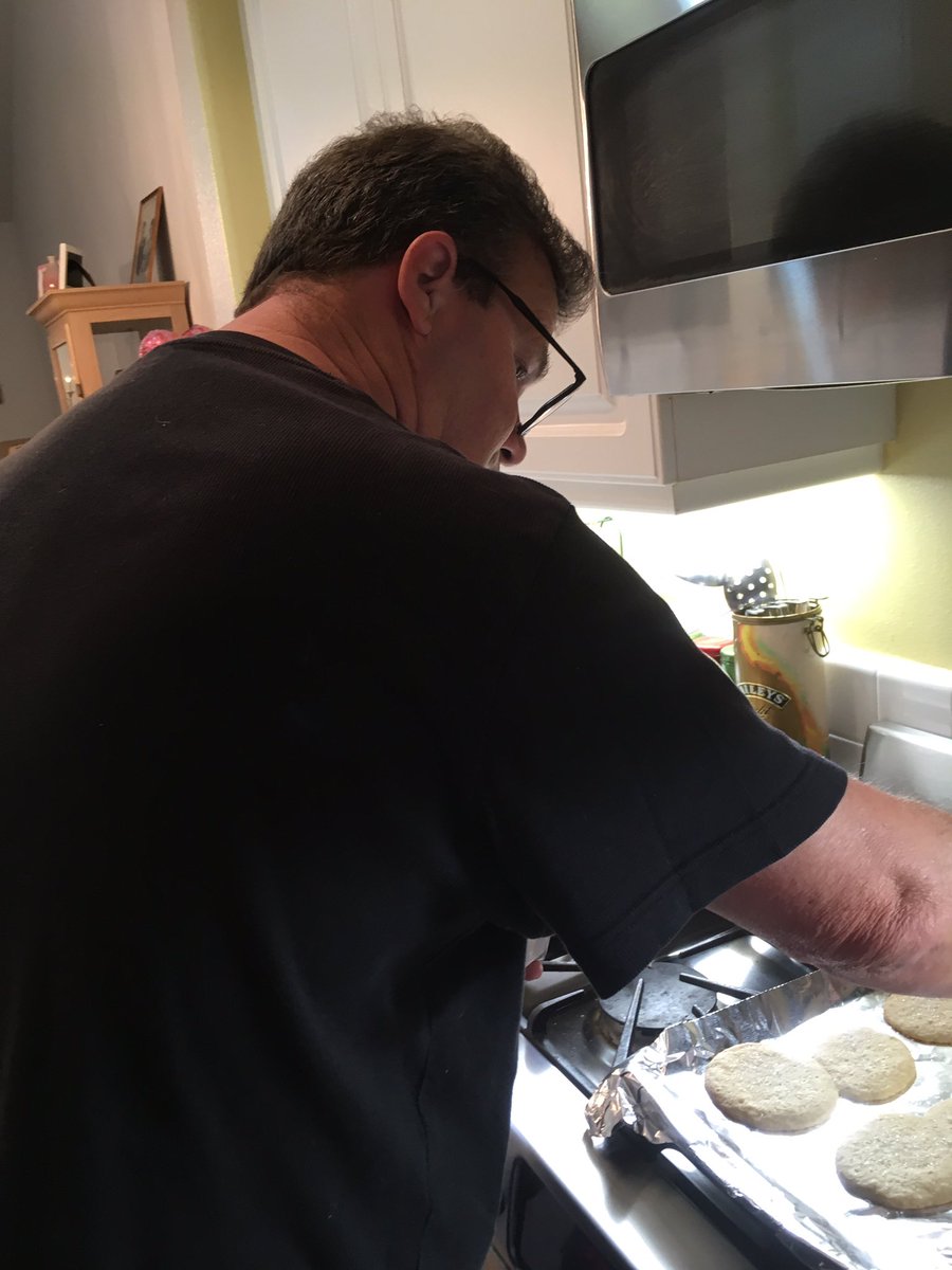 AB2screenwriter's tweet photo. Been married to this guy for 26 years and just found out he can bake! ❤️👨🍳❤️ #ChefBailey https://t.co/Vc1fbH5chx