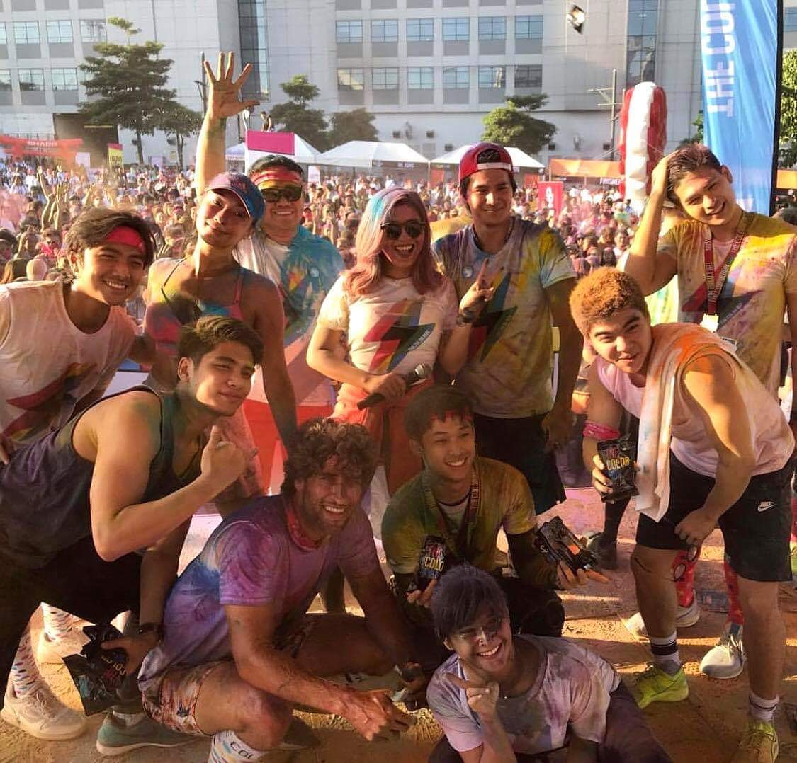TeamPrinceOffic's tweet photo. π₯π₯π₯ #thecolorrunph #happiest5k https://t.co/773xVARD1y
