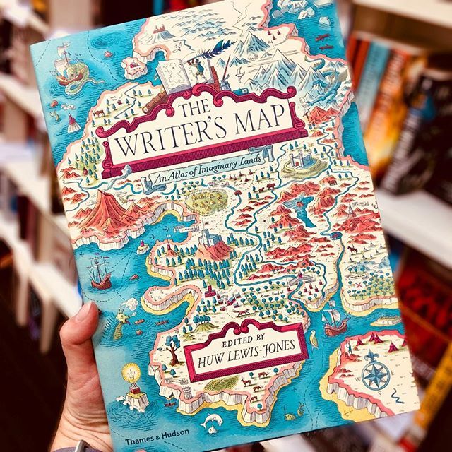 lana_p_author's tweet image. How cool is this book for #mapmonday? Someone has recreated maps from the world of fiction including Harry Potter and the Hobbit. 
Looks like a great Christmas gift idea (hint hint husband if you are watching😍) #maps #mapbook #bookstagram #bookworm #… ift.tt/2DLWntM