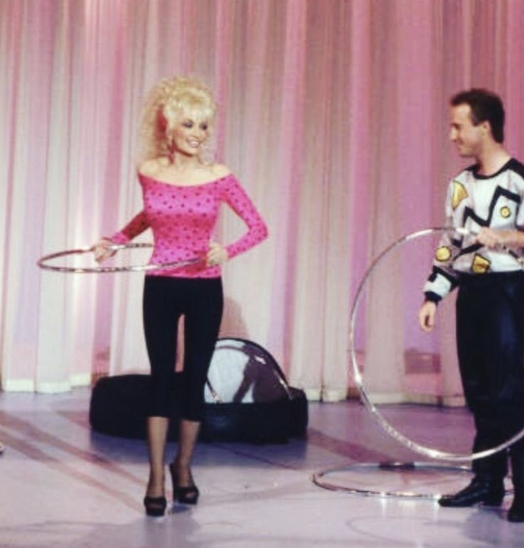 dollyfan1974's tweet photo. Dolly is the real life Barbie! #dollyparton #dollyshow #80s https://t.co/2ZyPuypliJ