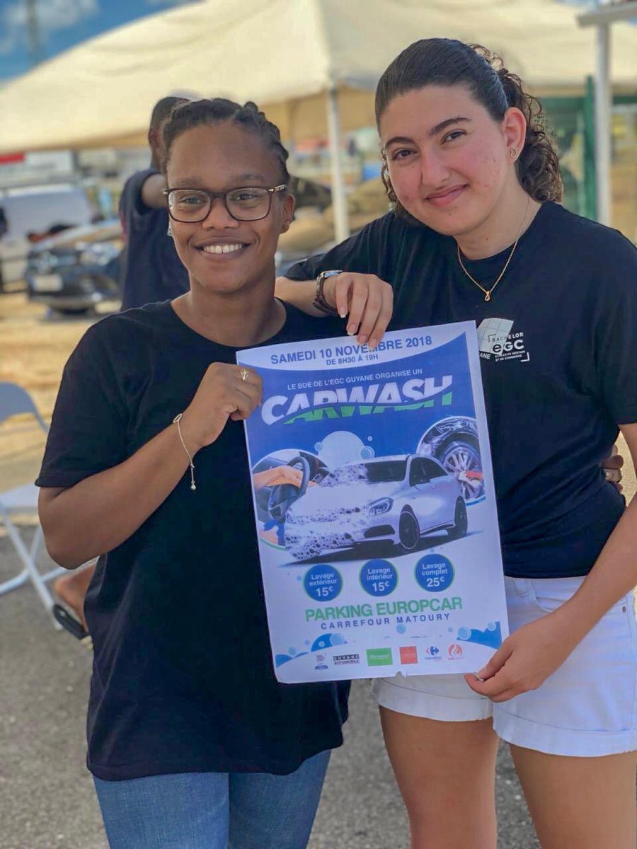 bde_egcguyane's tweet photo. Aspirateurs , éponges , savons , et surtout des voitures !!! Tous les éléments étaient là pour ce Car Wash 🤣🚘🛁 #egcguyane #carwash https://t.co/zymGG1ORoo