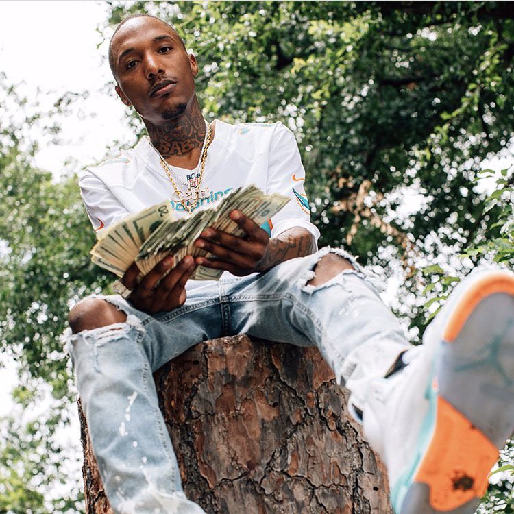 Thee_NicoleSade's tweet photo. @RubberbandOG  will be live tonight on @iHeartRadio  @Hot1057  at 6pm! Tune in to see what Rubberband is up to! 
COMING TO A CITY NEAR YOU SOON! #montgomeryalabama #rubberbandog #hiphop #alabama #radio #iheartmedia #iheartradio #doarecords https://t.co/LVV7vpDYMv