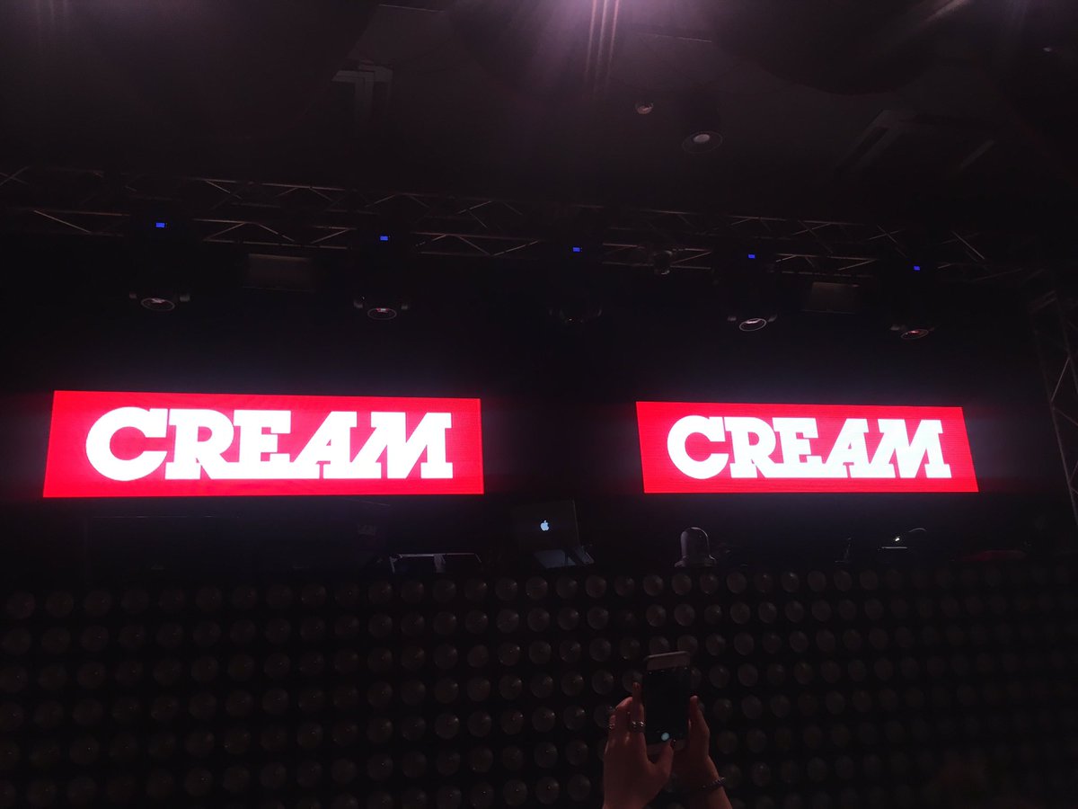 risatat's tweet photo. ワンマン最高でした♡
写真見て気付くと見かけた人いっぱい笑
CREAMTEAMもっと出会って喋りたかった〜〜(Ü)۶
連絡くれたり会えた人もありがとうございます https://t.co/z1s3EpwyLa