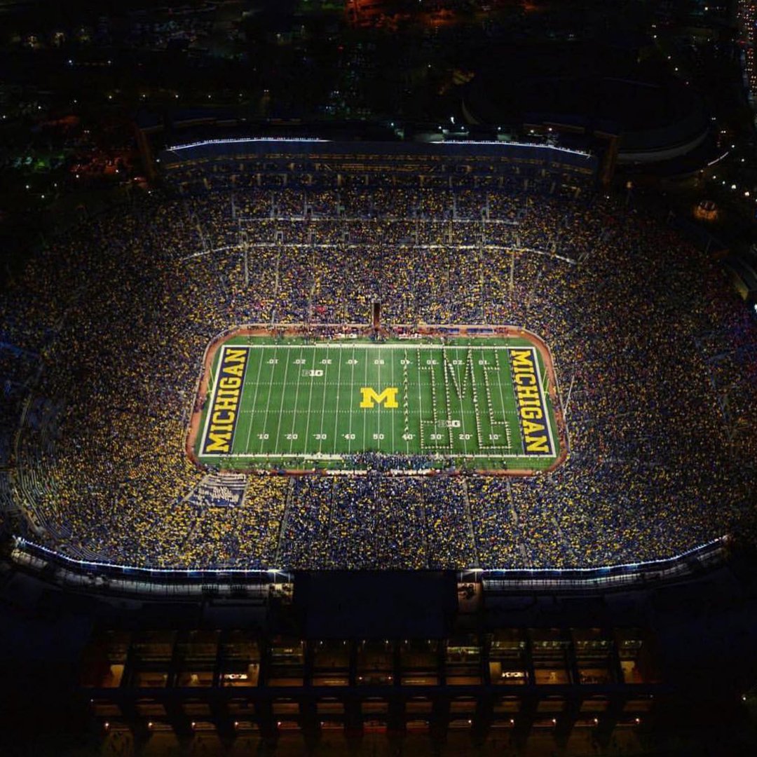 UMich's tweet photo. Photo of the Week:

Thank you to everyone who joined us in the Big House this season, and helped us celebrate SEVEN home victories! We can't express just how much we love spending our Saturdays with you. #GoBlue

📷: Michigan Photography https://t.co/Jv6MkQN9JW
