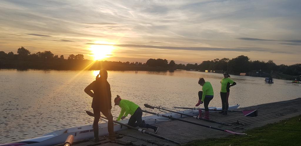 devilselbow_rc's tweet photo. Get yourself a club like ours where we get a beautiful sunset to watch whilst training! (Worth risking taking the phone out for) https://t.co/Rkc4J72oKa