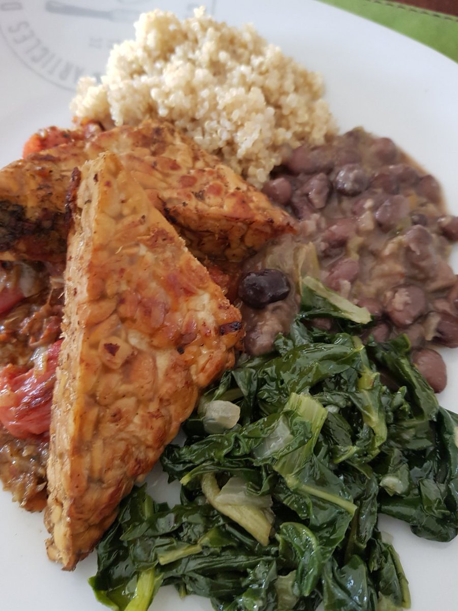 AlgarabiaC's tweet photo. Tempeh con jitomate y pesto de albahaca vegan. https://t.co/ZBganhCTdb https://t.co/uRVqhoe13Y